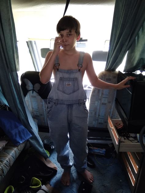 Boys In Overalls, Overalls Men, Kids Overalls, Love Jeans, Boys Boots, Dungarees, Overalls, Kids Fashion, Outfit Inspo