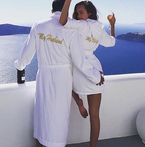 Xenia Deli, Honeymoon Outfits, Santorini Wedding, Greece Wedding, Two People, Cute Couples Goals, Couple Pictures, Wedding Bells, Future Wedding