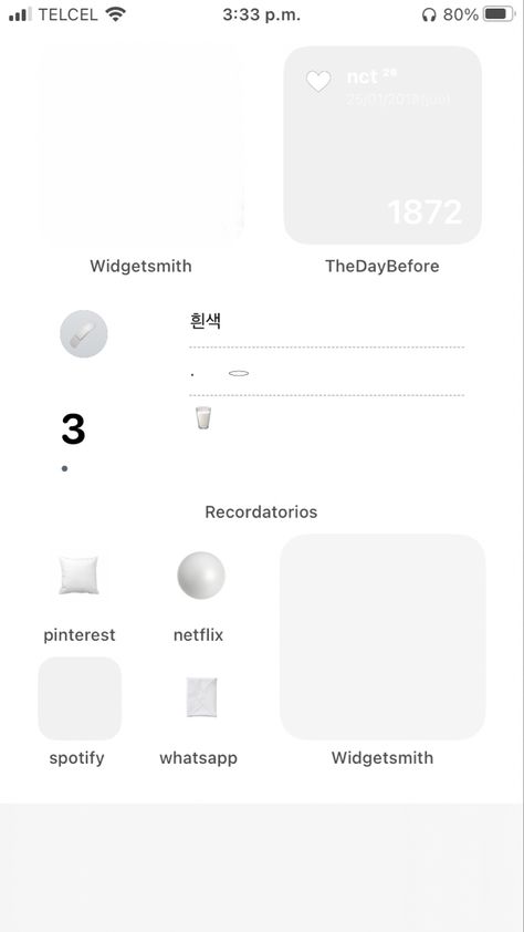 White Theme Phone, White Homescreen Layout, Insta Layout, Minimalist Phone, Home Lock Screen, Phone Layouts, Iphone Home Screen Layout, Screen Layout, Diy Iphone Case