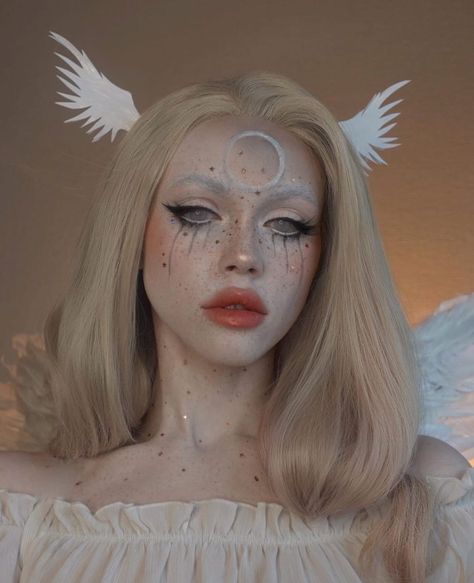 Angel Costume Face Makeup, White Haired Halloween Costumes, Angel Face Makeup Halloween, Angel Costume Makeup Ideas, Demonic Angel Costume, Disco Halloween Makeup, Fallen Angle Make Up Halloween, White Demon Costume, Dark Angel Makeup Aesthetic