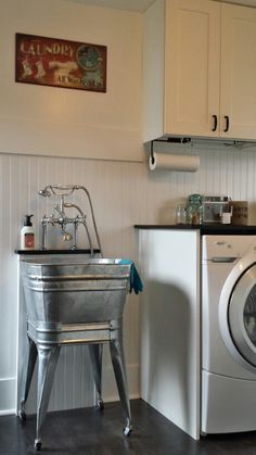 Vintage Laundry Rooms, Galvanized Wash Tub, White Beadboard, Mudroom Laundry, Rustic Laundry Rooms, Vintage Laundry Room, Basement Laundry Room, Basement Laundry, House Country