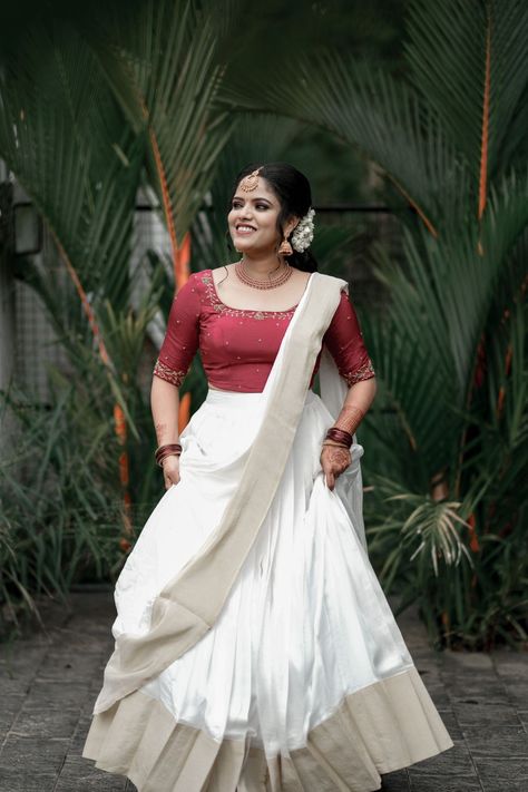 Kerala Dress Designs, Simple Dhavani Set Kerala, Kerala Saree Poses, Saree With Shoes, Kerala Engagement Dress Hindus, Kerala Engagement Dress Hindus Couple, Onam Half Saree, Kerala Half Saree Designs, Half Saree Designs Simple