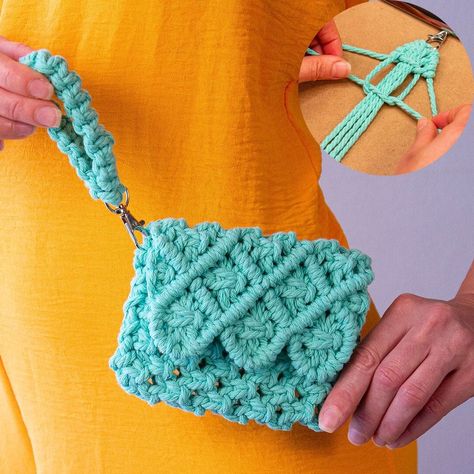 Macrame Wallet Tutorial, Small Bags Diy, Macrame Wallet, Mini Bag Diy, Macrame Bags, Macrame Purse, Wallet Tutorial, Small Macrame, Bag Diy