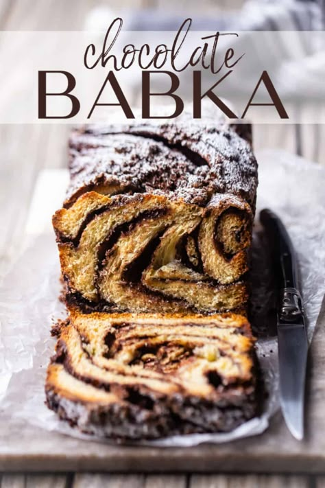 Chocolate Babka: Pillowy soft brioche bread ribboned throughout with rich chocolate, then sprinkled with a buttery chocolate streusel crumb topping. #babka #chocolate #chocolatebabka #recipe #polish #jewish #easy #bread #nutella #traditional #easter #videos #filling #cake #christmas #zebra #brioche #bakingamoment Polish Bobka Easter Bread, Chocolate Brioche Bread Recipe, Polish Baking Recipes, Babka Recipe Easy, Chocolate Swirl Bread Recipe, Chocolate Brioche Bread, Babka Chocolate, Polish Babka, Chocolate Swirl Bread