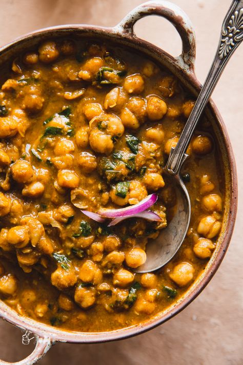 Chana Saag (Indian Chickpea Spinach Curry) | J Cooking Odyssey Chana Saag Recipe, Indian Mint Sauce, Chickpea Spinach Curry, Chana Saag, Chickpea Spinach, Saag Recipe, Vegan Chickpea Curry, Chickpea And Spinach Curry, Jeera Rice