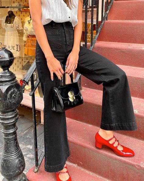 Carel Paris on Instagram: “Our iconics take a stroll in New-York ! Spotted at @cloakndaggernyc 🇺🇸📍” Mary Jane Outfit, Platform Sandals Outfit, Red Mary Janes, Red Platform Sandals, Red Shoes Outfit, Mary Jane Shoes Outfit, Carel Paris, Zapatos Mary Jane, Fits Aesthetic