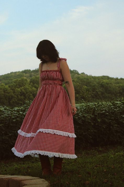 Gingham Cottagecore, Red And White Striped Dress, Red Gingham Dress, Americana Aesthetic, Red And White Gingham, Care Care, Red Gingham, Fashion Board, White Eyelet