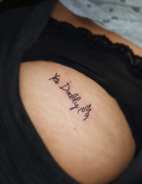 Name Tattoos On Buttocks, Dirty Tattoo Ideas, Bum Tattoo Women, Minimal Tattoo Ideas, French Tattoo, Hip Thigh Tattoos, Hip Tattoos Women, Tattoo Signs