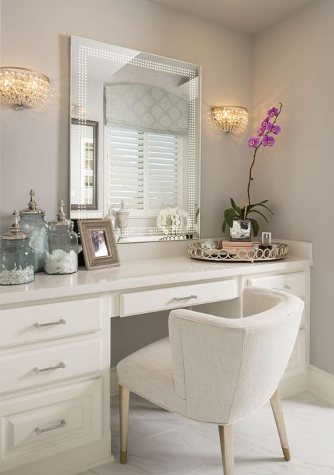 Dressing Vanity Ideas, Makeup Vanity Ideas, Ibb Design, Stylish Room Decor, Beauty Station, Pretty Houses, Latest Living Room Designs, Guest Bedroom Decor, Vanity Ideas