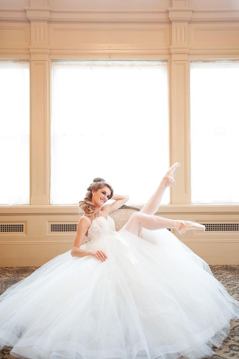 Ballet Wedding, Ballerina Photography, Ballerina Wedding, Ballet Photos, Ballet Photography, Ballet Beautiful, Cute Wedding Ideas, Dance Life, Yes To The Dress