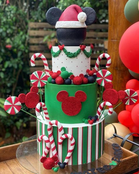 Natal Do Mickey Mouse, Mickeys Christmas Party, Christmas Birthday Cake, Mickey Mouse Christmas Tree, Mickey Mouse Birthday Cake, Minnie Mouse First Birthday, Mickey Cakes, Mickey Mouse Clubhouse Party, Mickey Birthday Party