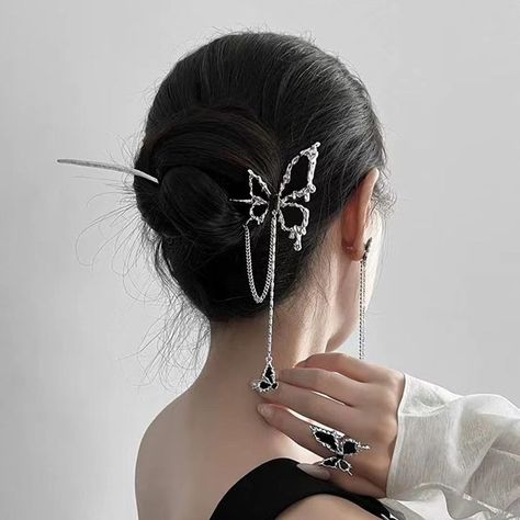 Y2k Hair Accessories, Butterfly Hairpin, Feminine Face, Simple Updo, Y2k Hair, Silver Hair Pin, Blue Highlights, Grooming Tips, Hair Stick