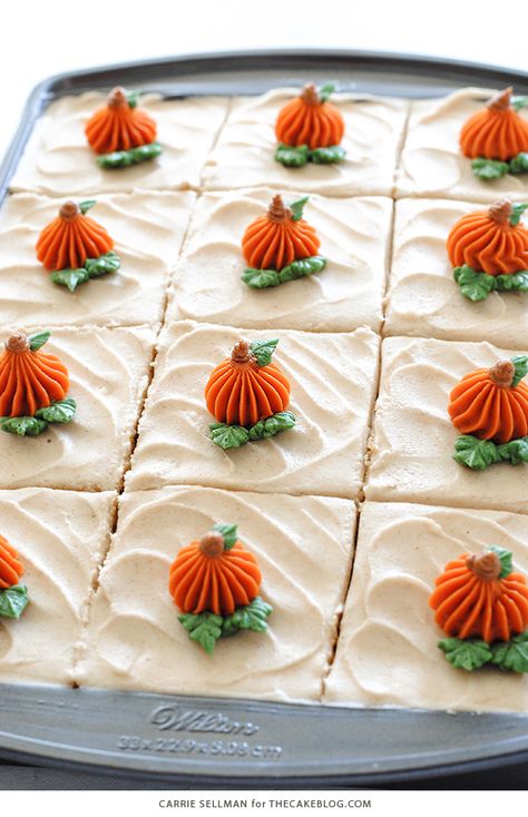 Fall Cakes Decorating, Sheet Cakes Decorated, Pumpkin Cake Easy, Pumpkin Rolls, Thanksgiving Cake, Cake With Cinnamon, Fall Cake Recipes, Pumpkin Sheet Cake, Sheet Cake Designs