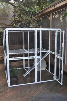 (ad) Catios Can Be Built in Three Hours or Less, and Let Your Cats Diy Pet Cage, Ferret Enclosure, Reban Ayam, Cat House Outdoor, Diy Cat Enclosure, Backyard Landscapes, Ideas For Cats, Outdoor Enclosure, Cat Enclosures