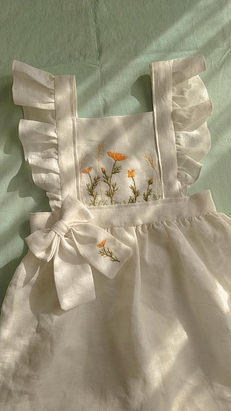 Toddler Pinafore Dress, Embroidery Aprons, Linen Dress Pattern, Handmade Childrens Clothes, Baby Dress Embroidery, Newborn Baby Dresses, Clothes Embroidery Diy, Kids Garments, Baby Embroidery