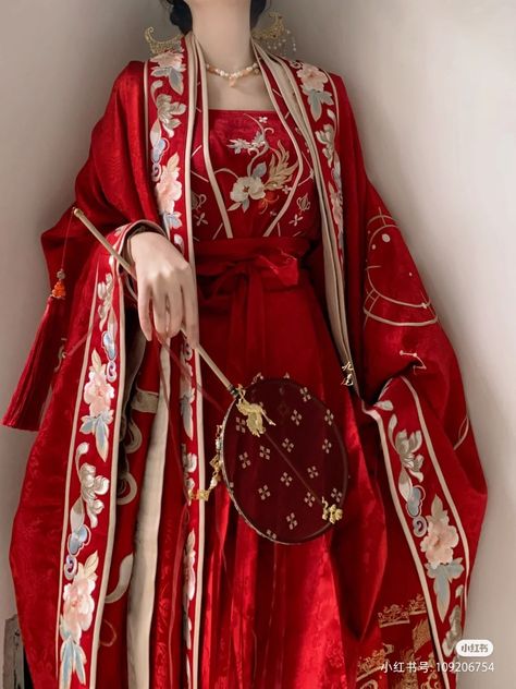 Hanfu Red, Chinese Fancy Dress, Fancy Dress Code, Army Clothes, Ancient Dress, Chinese Traditional Dress, China Clothes, Chinese Style Dress, Fashion Themes