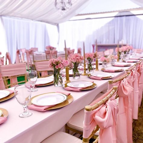 Pink Table Cloth Decor, Shades Of Pink Table Setting, Pink Party Table Set Up, Pink Tablescape Party Tables, Pink Tablescape Party, Pink Birthday Party Table Set Up, Pink Baby Shower Table Setting, Pink Birthday Table Decor, Pink Sweet 16 Table Set Up