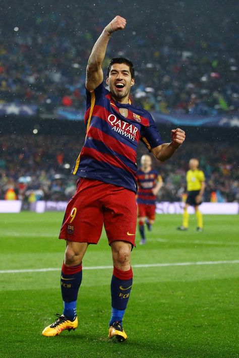 Luis Suarez (L) of Barcelona celebrates scoring his team's second goal with his team mate Jordi Alba (R) during the UEFA Champions League round of 16, second Leg match between FC Barcelona and Arsenal FC at Camp Nou on March 16, 2016 in Barcelona, Spain. Suarez Barcelona, Jordi Alba, Camp Nou, Football Pictures, March 16, Arsenal Fc, Uefa Champions League, Barcelona Spain, Fc Barcelona