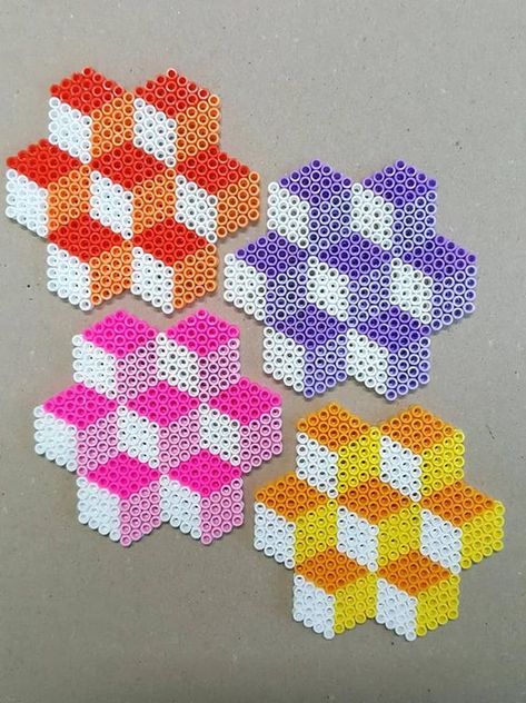 PODKŁADKI 3D | #BeadingPatterns #PerlerBeadPatterns #FuseBeadPatterns Preppy Beads, Christmas Perler Beads, Hamma Beads Ideas, Melty Bead Patterns, Easy Perler Beads Ideas, 3d Perler Bead, Beads Patterns, Hama Beads Design, Perler Bead Templates