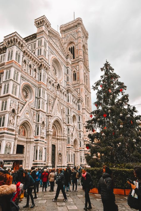 Italy During Christmas, Florence At Christmas, Florence Italy Christmas, Italy In Christmas, Christmas In Florence Italy, Italy Christmas Aesthetic, Italy At Christmas, Christmas In Italy Aesthetic, Florence Italy Winter Aesthetic