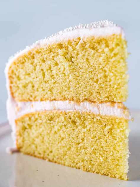 Almond Flour Cake. Easy Recipe. Gluten-free. Perfect for Birthdays. Paleo Yellow Cake, Gluten Free Yellow Cake Recipe, Yellow Cake From Scratch, Gluten Free Cake Flour, Gluten Free Yellow Cake, Almond Flour Cake, Gluten Free Birthday Cake, Cake Recipes Without Eggs, Cake Recipes Easy