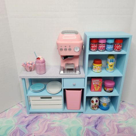 Mini Brands Display Ideas, Miniverse Display Ideas, Mini Brands Display Diy, Mini Brands Display, Diy Display Shelf, Mini Verse, Mini Store, Mini Brands, Mini Spa