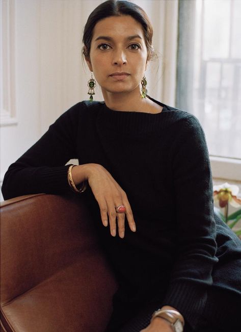 Jhumpa Lahiri, Kate Jones, Wardrobe Architect, Girls Magazine, Women Writers, Learning To Write, Brown Girl, Mode Inspiration, Beautiful People