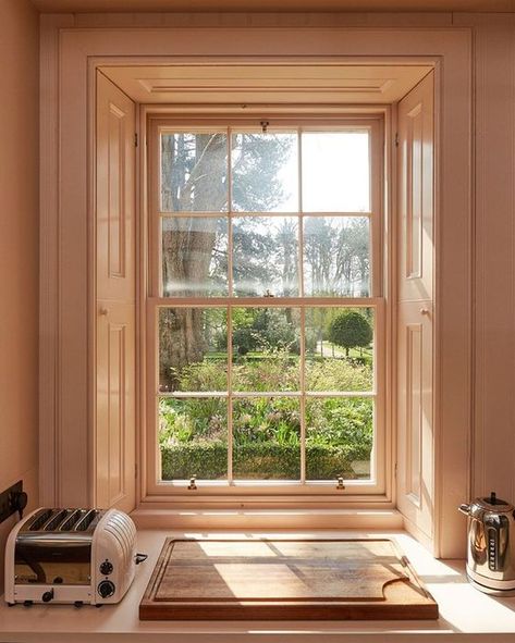 Farrow And Ball Bedroom, Farrow And Ball Living Room, Setting Plaster, Beautiful Bedrooms Master, Black Fireplace, Bedroom Wall Colors, Farrow And Ball, Dining Room Inspiration, Industrial House