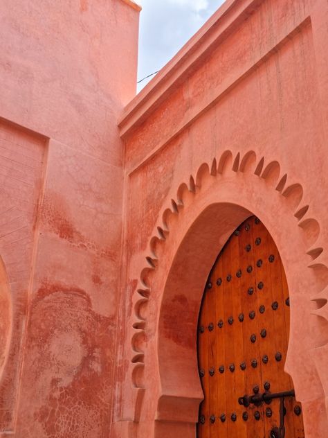 #aesthetic #marrakech #photo #dump #random #maroc #mood #summer #vibe #town #morocco #medina #palace Marrakech Aesthetic, Morroco Aesthetic, Marrakech Morocco Aesthetic, Morrocan Aesthetic, Modern Arabic Interior, Medina Morocco, Medina Marrakech, Mac Backgrounds, Morocco Aesthetic