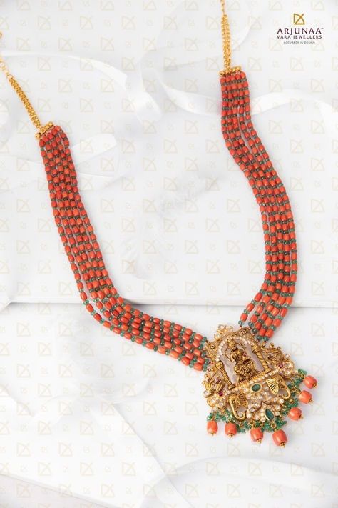 Coral Jewelry Vintage, Coral Jewelry Set, Goddess Pendant, Modern Gold Jewelry, Pearl Jewelry Design, Indian Goddess, Gold Jewelry Simple Necklace, Antique Jewellery Designs, Pearl Necklace Designs