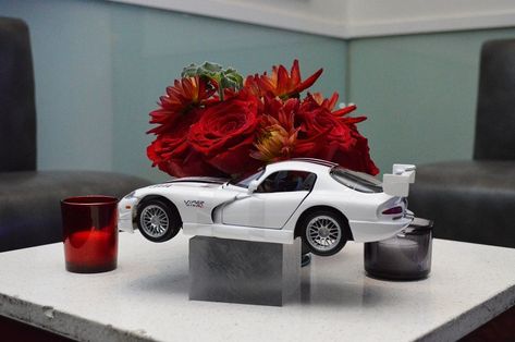 Car Centerpieces Ideas, Retirement Party Centerpieces, Car Centerpieces, 007 Party, 75 Birthday, Dinner 2023, 37th Birthday, 75th Birthday Parties, Event Decorating