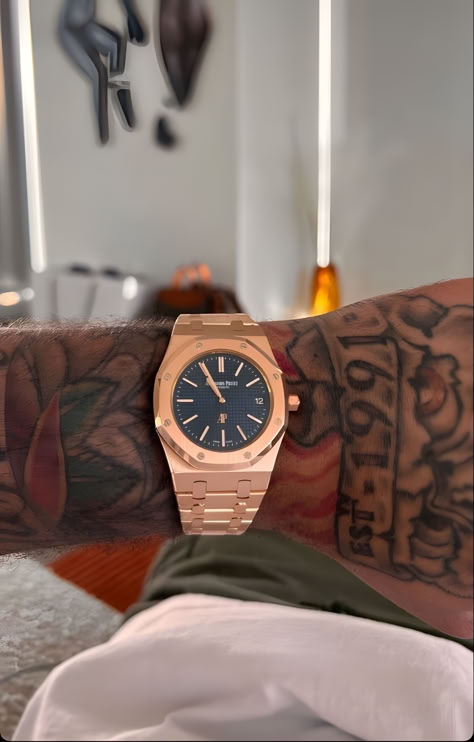 @belovedindividual_ Mens Jewelry Gold, Starboy Outfit, Men Essentials, Ap Watch, Wealthy Lifestyle Luxury, Iman Gadzhi, Outfit Old Money, Essentials For Men, Luxury Outfit