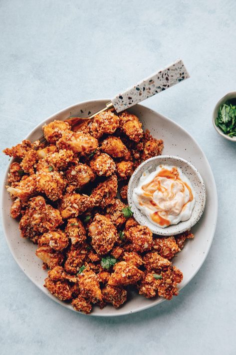 Smokey Popcorn Cauliflower & Tofu Mayo - Good Magazine Tofu Mayo, Popcorn Cauliflower, Cauliflower Popcorn, Siracha Sauce, Travel Kitchen, Coconut Cheesecake, Easy Meals For Kids, Plant Based Eating, New Cookbooks