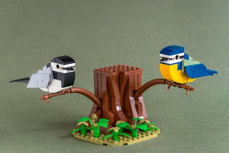 LEGO IDEAS - Lego Birds - Wagtail and Bluetit Lego Bird Feeder, Cute Lego Sets, Lego Animal Ideas, Lego Bird, Lego Birch Tree, Lego Squirrel, Godzilla Birthday, Lego Mosaic, Lego Animals