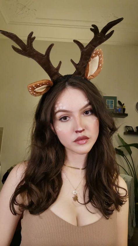 Reindeer Makeup Look, Rain Deer Makeup, Reindeer Costume Women, Simple Deer Makeup, Reindeer Makeup Simple, Makeup Costume Halloween, Deer Costume Women, Deer Makeup Halloween, Deer Costume Makeup