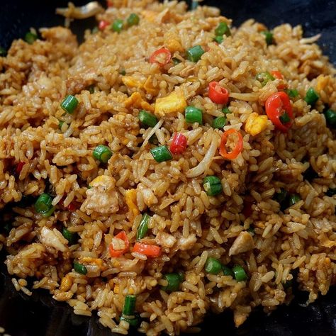 Indonesian Fried Rice Recipe, Nasi Goreng Recipe, Indonesian Fried Rice, Rice Dishes Recipes, Indian Recipe, Kitchen Machine, Fried Rice Recipe, Thermomix Recipes, Wrap Recipes