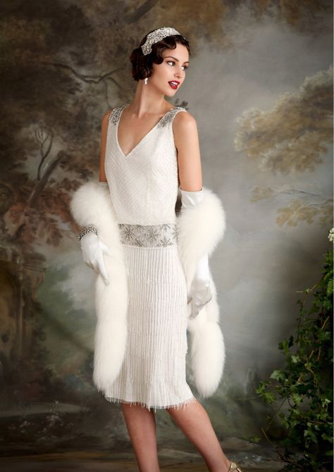 Eliza Jane Howell - Elegant Art Deco Inspired Wedding Dresses | Love My Dress® UK Wedding Blog Estilo Charleston, Gatsby Party Outfit, Art Deco Wedding Dress, Deco Wedding Dress, Sukienki Maksi, Style Année 20, Eliza Jane, Roaring 20, 1920 Fashion