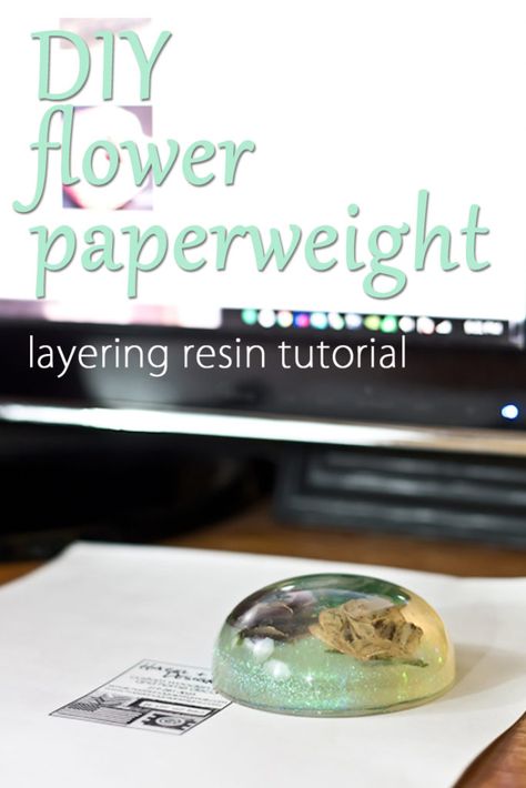 Diy Paperweights, Layering Resin, Resin Baubles, Paper Weights Diy, Thrifted Art, Diy Resin Flowers, Dandelion Paperweight, Resin Crafting, Epoxy Projects