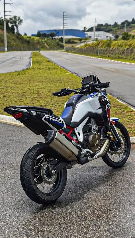 Honda Africa Twin, Africa Twin, Triumph Tiger, Cartoon Character Pictures, Neymar, Concept Cars, Ducati, Motocross, Cars And Motorcycles