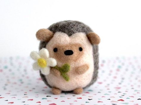 25+ best ideas about Wool needle felting on Pinterest | Needle ... Felted Hedgehog, Diy Laine, Needle Felting Supplies, Felting Diy, Hedgehog Gifts, Needle Felting Ideas, Felt Fox, Needle Felting Diy, Needle Felting Tutorials