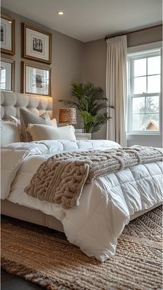 French Modern Bedroom, Joanna Gaines Bedroom, Cozy Farmhouse Bedroom, Oak Headboard, Guest Bedroom Ideas, Modern Farmhouse Bedroom, Modern Farmhouse Bathroom, Spare Bedroom, Farmhouse Bedroom