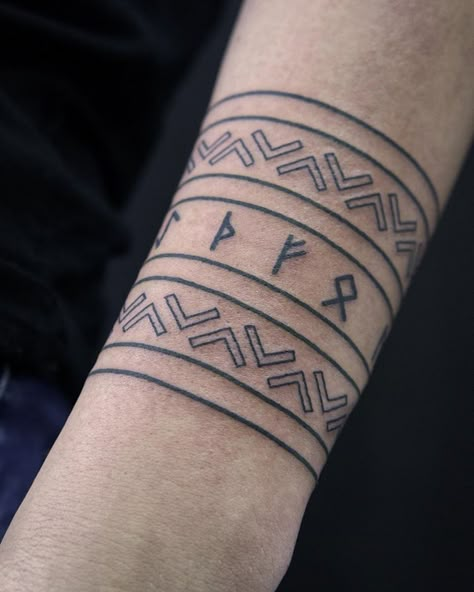 Really classics armbands are always looks pretty good👌 especially with traditional scandinavian ornaments🙏 #armband #armbandtattoo… Viking Band Tattoo Designs, Nordic Tattoo Bands, Viking Armband Tattoo, Norse Band Tattoo, Tattoo Designs Upper Arm, Nordic Armband Tattoo, Norse Armband Tattoo, Norse Arm Band Tattoo, Armband Tattoo Meaning