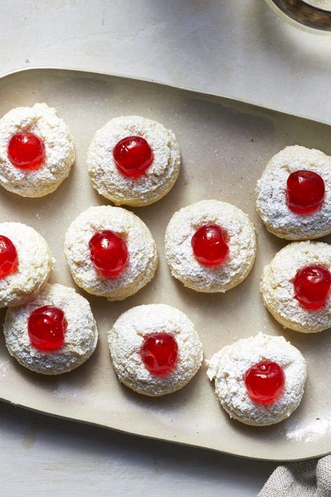 Pan Desserts For A Crowd, Sheet Pan Desserts, Vintage Christmas Recipes, Classic Christmas Cookies, Classic Christmas Recipes, Pan Desserts, Christmas Cookie Recipes Holiday, Thumbprint Cookies Recipe, Christmas Cookie Recipes