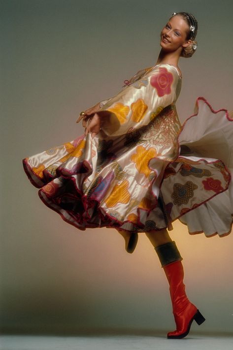 https://www.vogue.co.uk/fashion/article/zandra-rhodes Julia Hobbs, Fashion Article, Zandra Rhodes, Independent Study, Vogue Archive, Diana Vreeland, Never The Same, Fashion Articles, Rainbow Dress