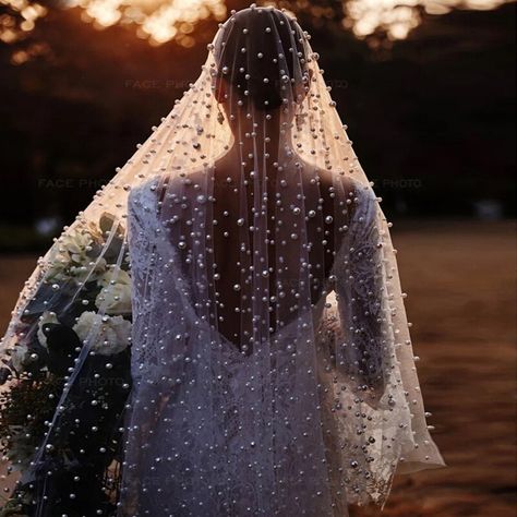 Brides Veil, Short Veils Bridal, Dramatic Veil, Unique Veil, Simple Wedding Veil, Beaded Veils, Pearl Wedding Dress, Pearl Veil, Veil Styles