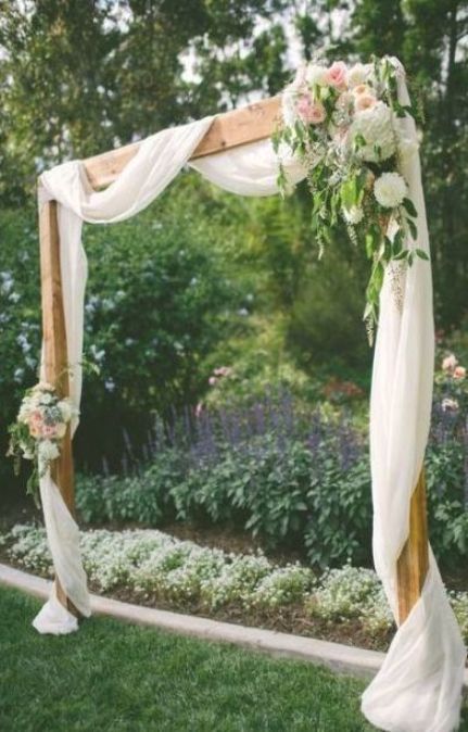 Simple Wedding Arch, Backyard Wedding Decorations, Romantic Backyard, Diy Wedding Arch, Backyard Wedding Ceremony, Unique Wedding Receptions, Wedding Ceremony Ideas, Wedding Arch Flowers, Wedding Arbour