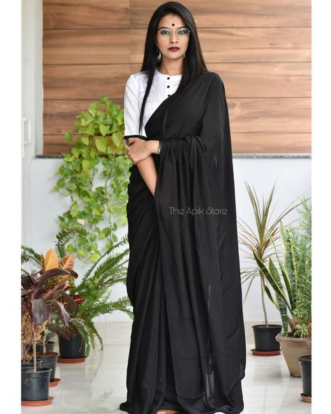 This Brand Shows Effortless Ways To Nail Your Formal Saree! • Keep Me Stylish Exclusive Saree Blouse Designs, Saree Black, Keep Me Stylish, Formal Saree, Blouse Designs High Neck, Saree Ideas, Cotton Saree Blouse Designs, Saree Wearing Styles, Saree Fashion