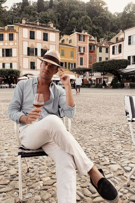 Dolce Vita Outfit, Italian Men Style, Mens Dressy Casual, Italian Fashion Summer, Men Summer Outfit, Riviera Fashion, Italian Mens Fashion, Best Casual Shirts, Italian Summer Outfits