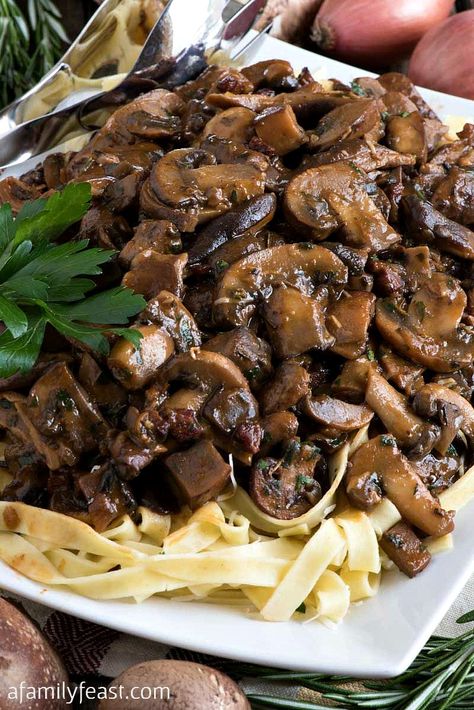 Mushroom Ragout - A Family Feast® Mushroom Ragout Recipe, Different Kinds Of Mushrooms, Kinds Of Mushrooms, Best Mushroom Soup, Mushroom Ragout, Recipe Mushroom, Mushroom Recipes Healthy, Meatless Dishes, Creamy Mushroom Pasta