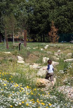 Ladywell_Fields-by-BDP-06 « Landscape Architecture Works | Landezine Raingardens Landscape Architecture, Lewisham London, Green Infrastructure, Rain Gardens, Uk Landscapes, Grass Landscape, Grass Garden, Natural Play, Sensory Garden